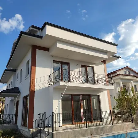 Villa Myra Villa 1 *