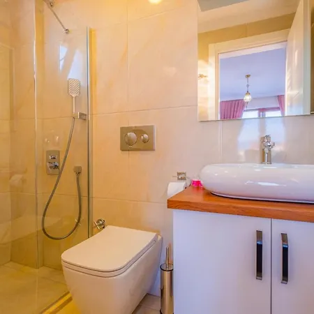 Myra Villa 1