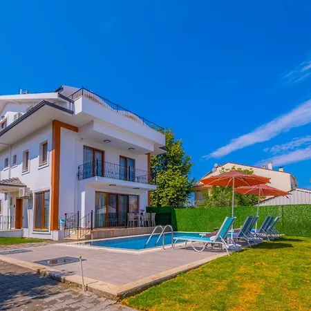 Villa Myra Villa 1 *